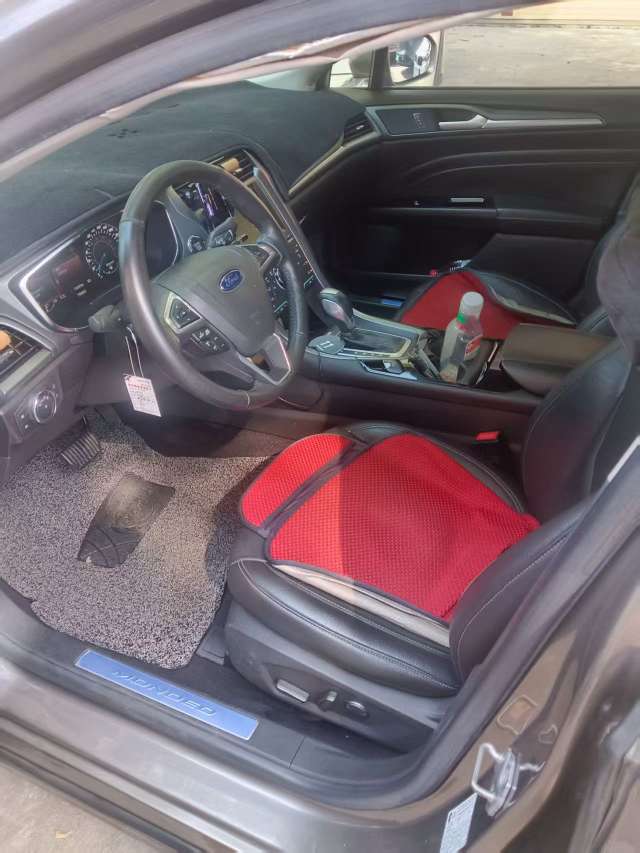 Ford Mondeo 2.0T Luxury Edition 2