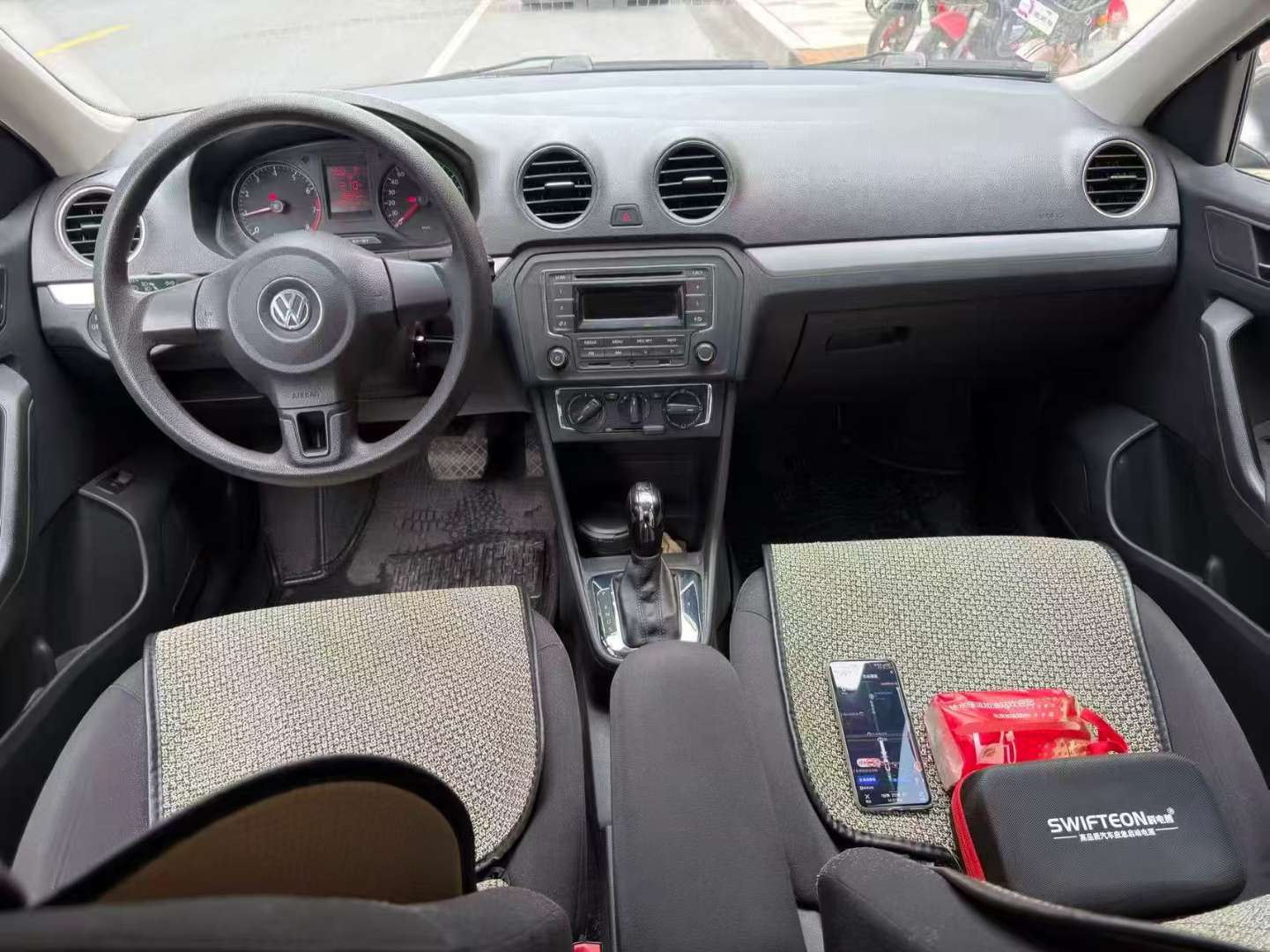 Volkswagen Jetta 1.6L Automatic Sunroof 2