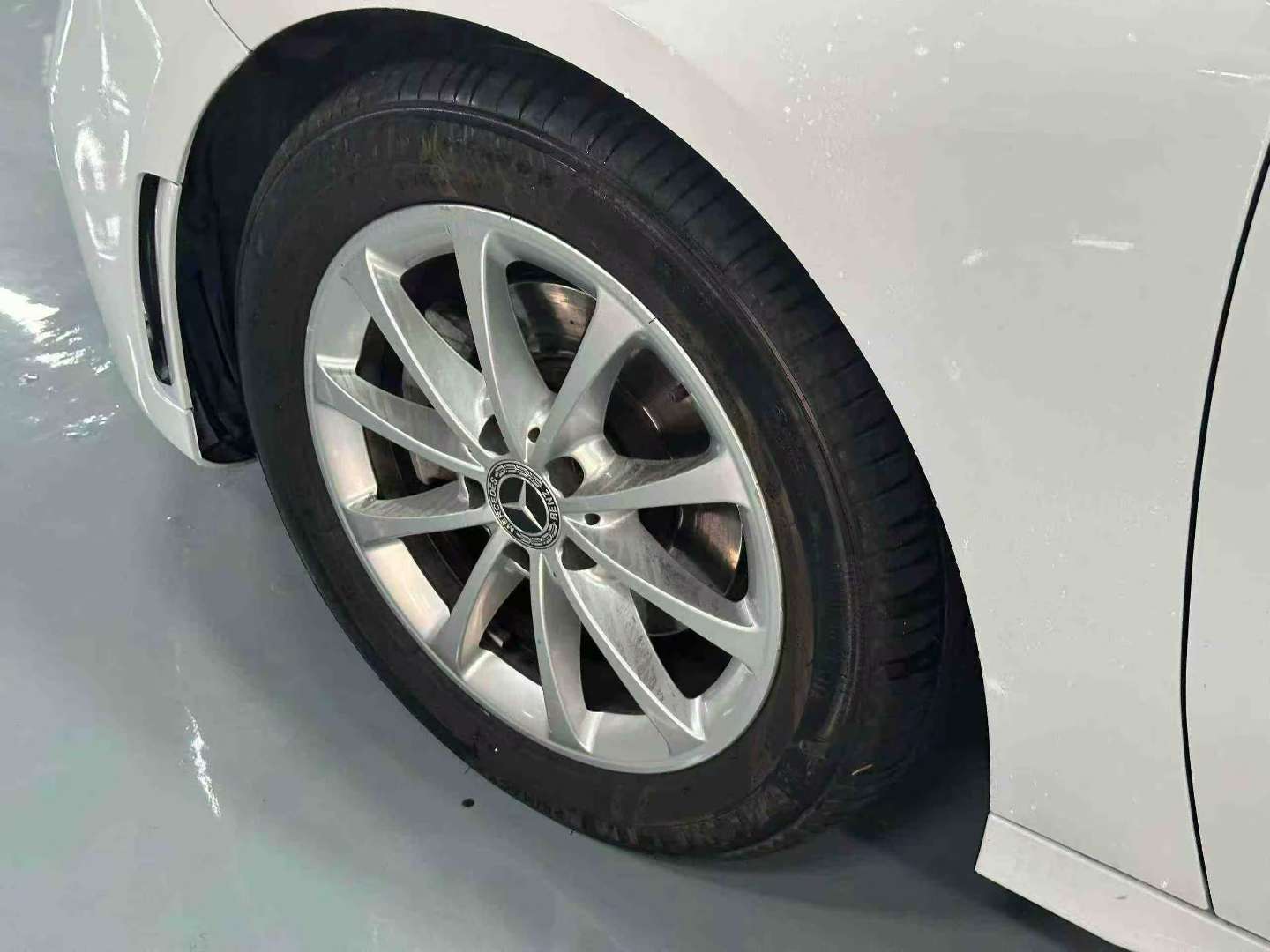 Mercedes-Benz A200L 1.3T Automatic Sport Dynamic 7