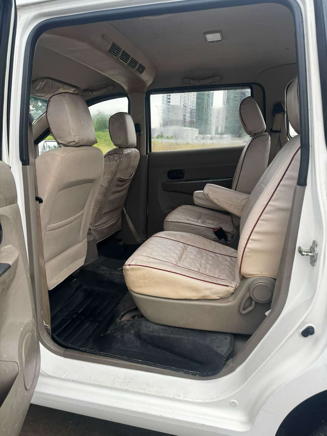 Wuling Hongguang 1.5L Manual 7-Seater 8