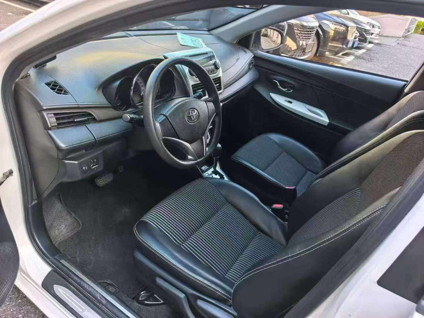 Toyota Yaris L 2015 Automatic 7