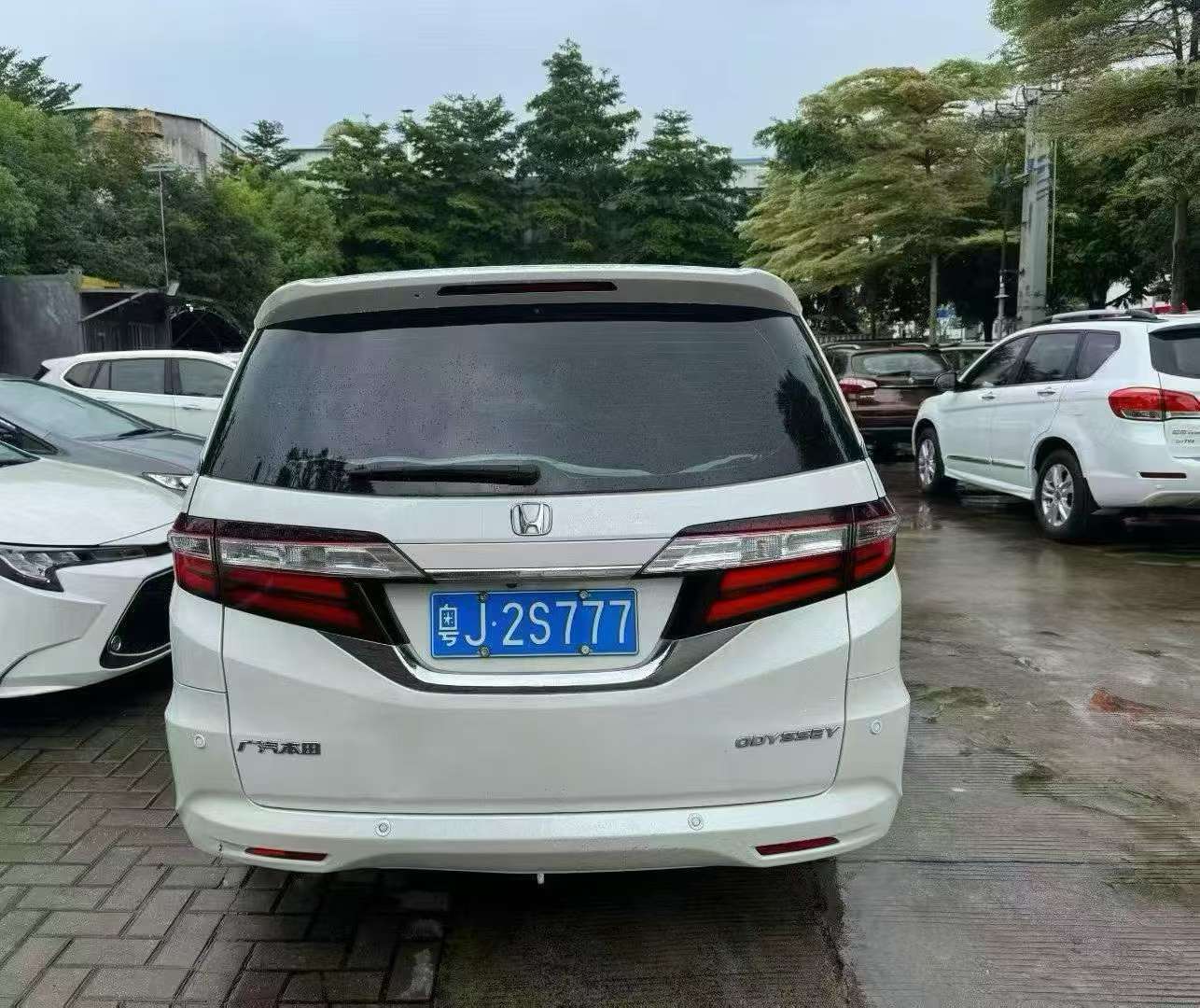 Honda Odyssey 7-Seater Luxury Edition
