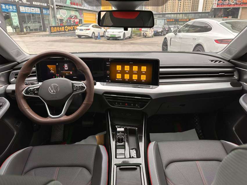 Volkswagen Lamando L 2023 1.4TSI 280TSI R-Line 6
