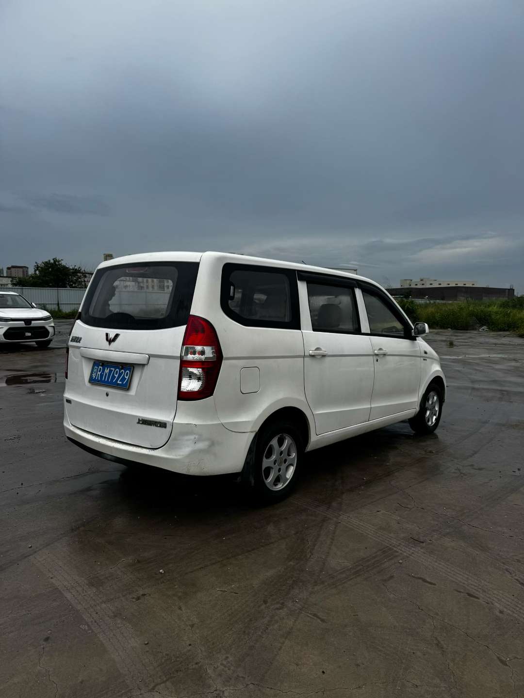 Wuling Hongguang 1.5L Manual 7-Seater 6