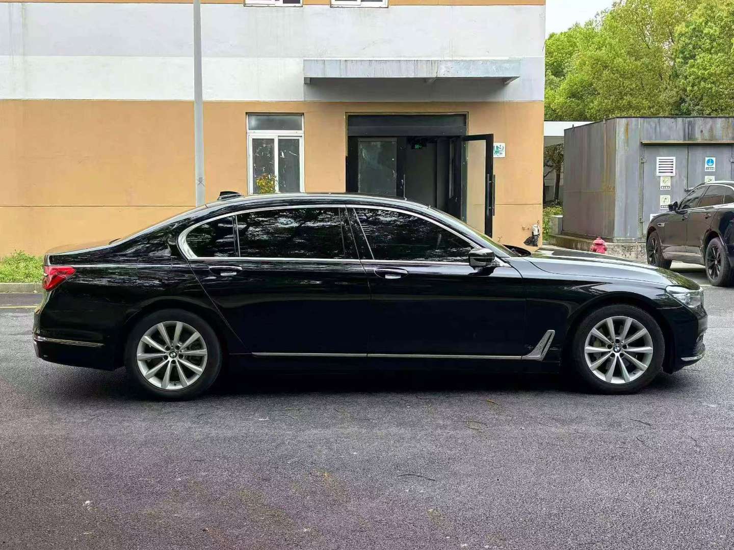 BMW 7 Series 2017 730Li Leading 9