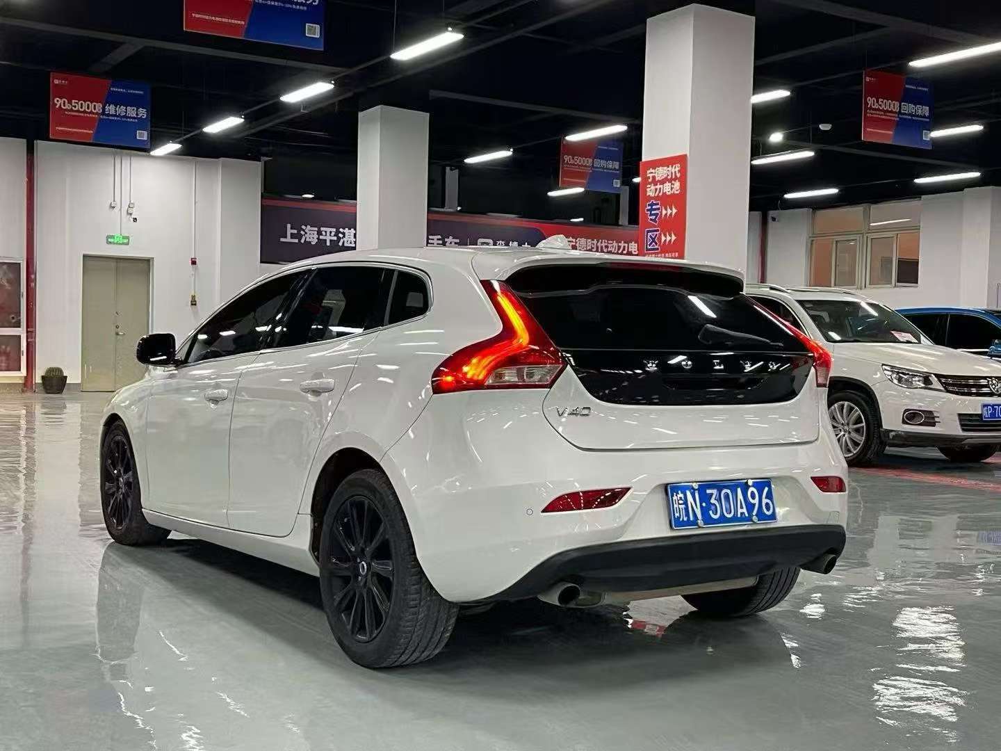 Volvo V40 1.6T 9
