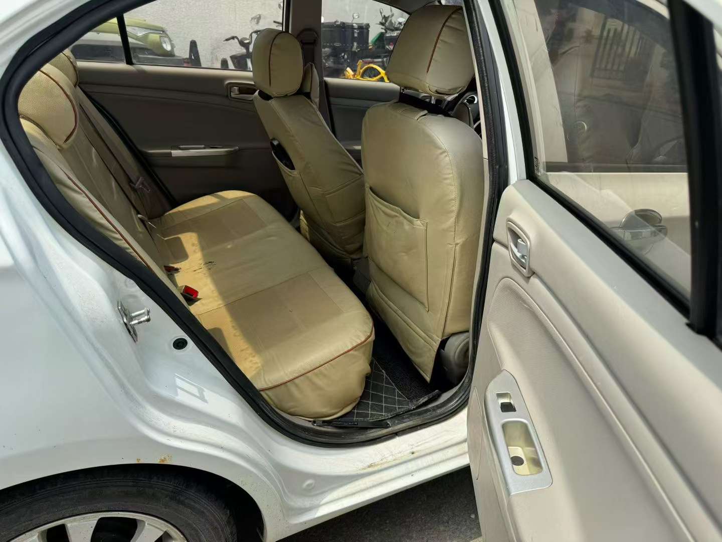 Changan Yuexiang V3 6