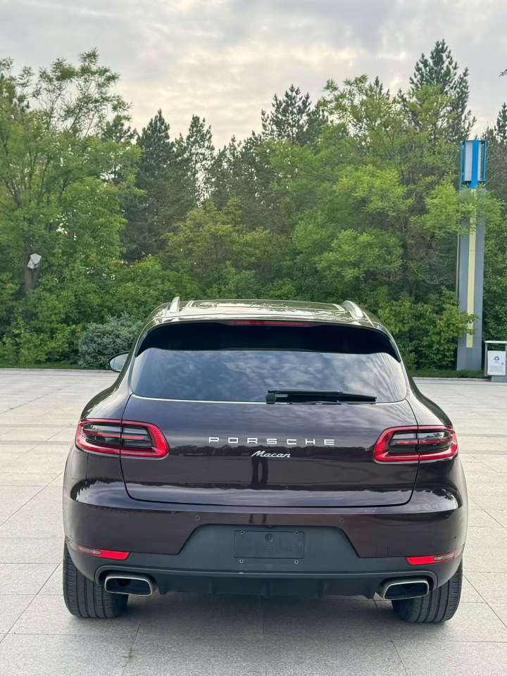 Porsche Macan 5