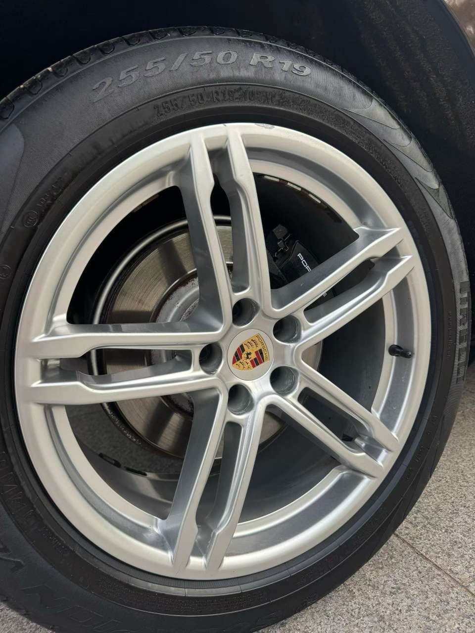Porsche Macan 8