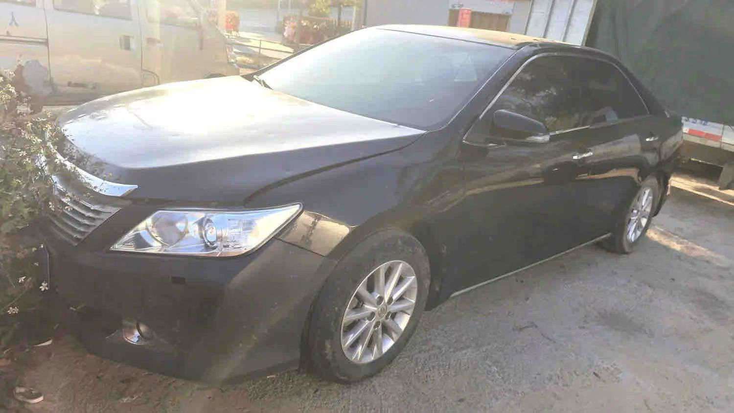 Toyota Camry 4