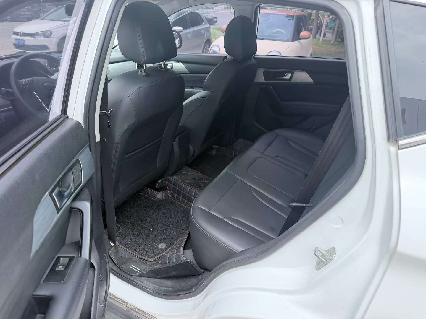 Haval H2 Manual Sunroof 4