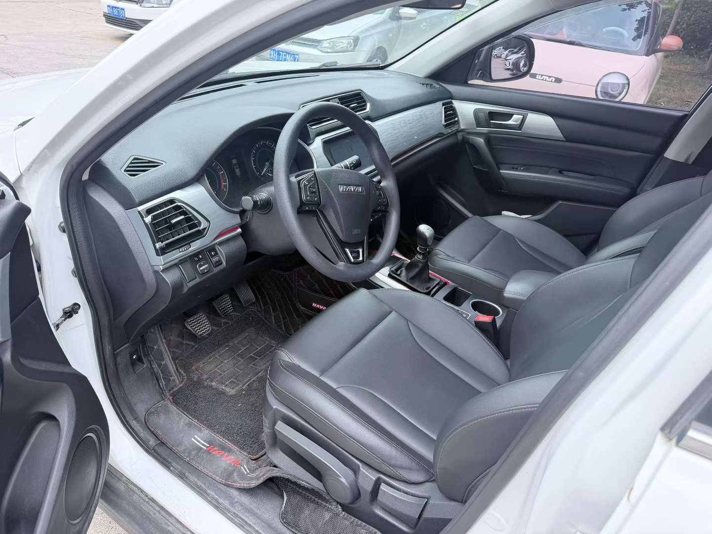 Haval H2 Manual Sunroof 3