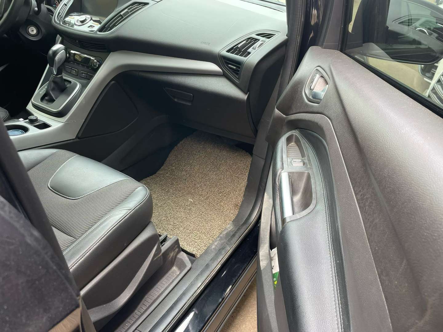 Ford Kuga 1.5T 6AT 5