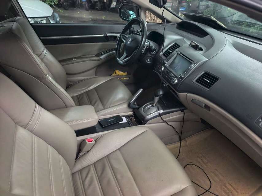 Honda Civic 1.8 Luxury 4