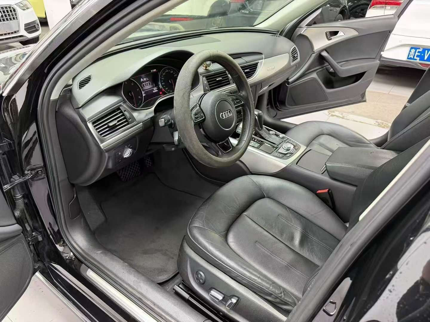 Mercedes-Benz E-Class E300L Luxury 5