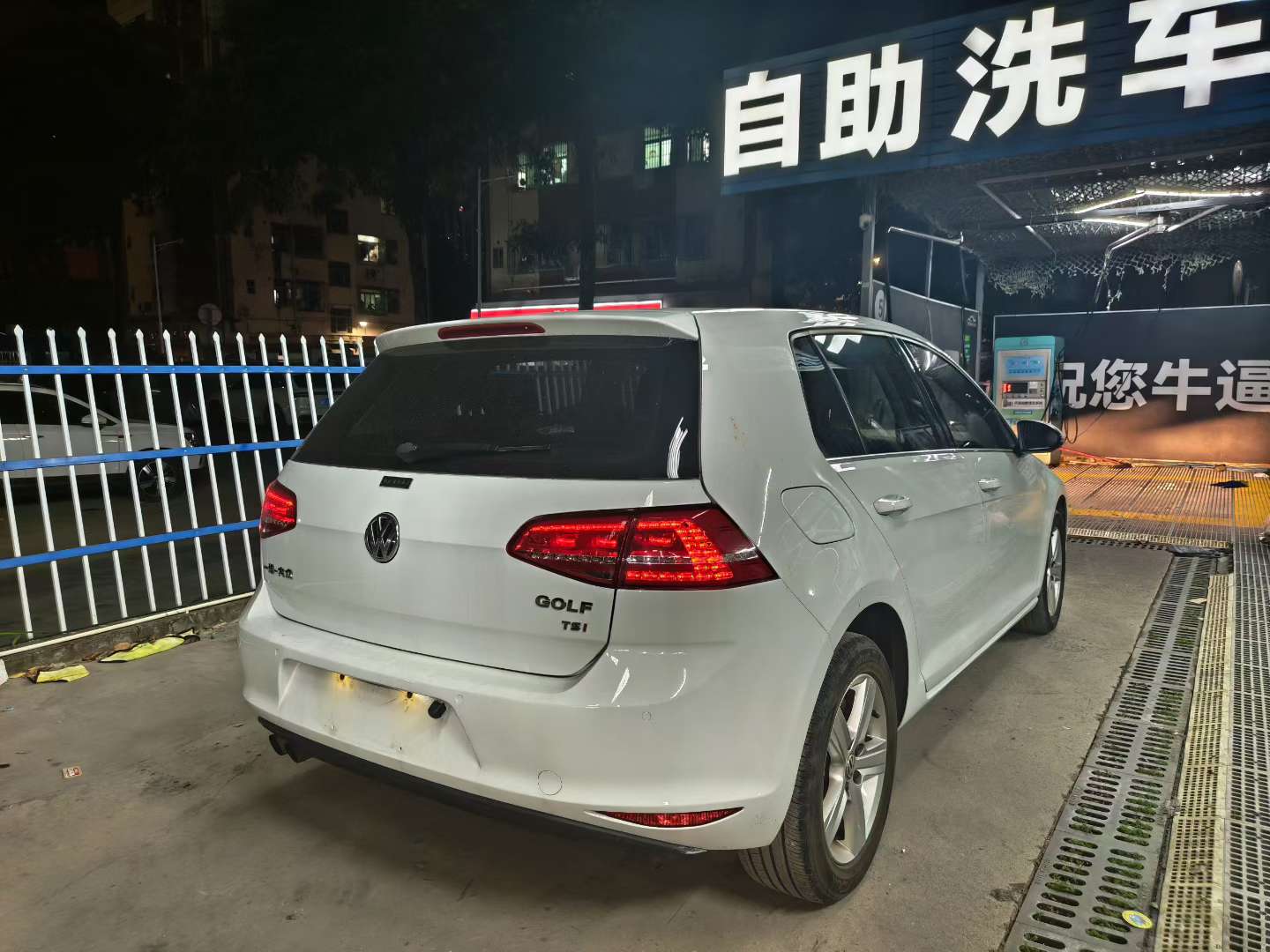 Volkswagen Golf 1.4TSI Automatic Comfort Trim 3