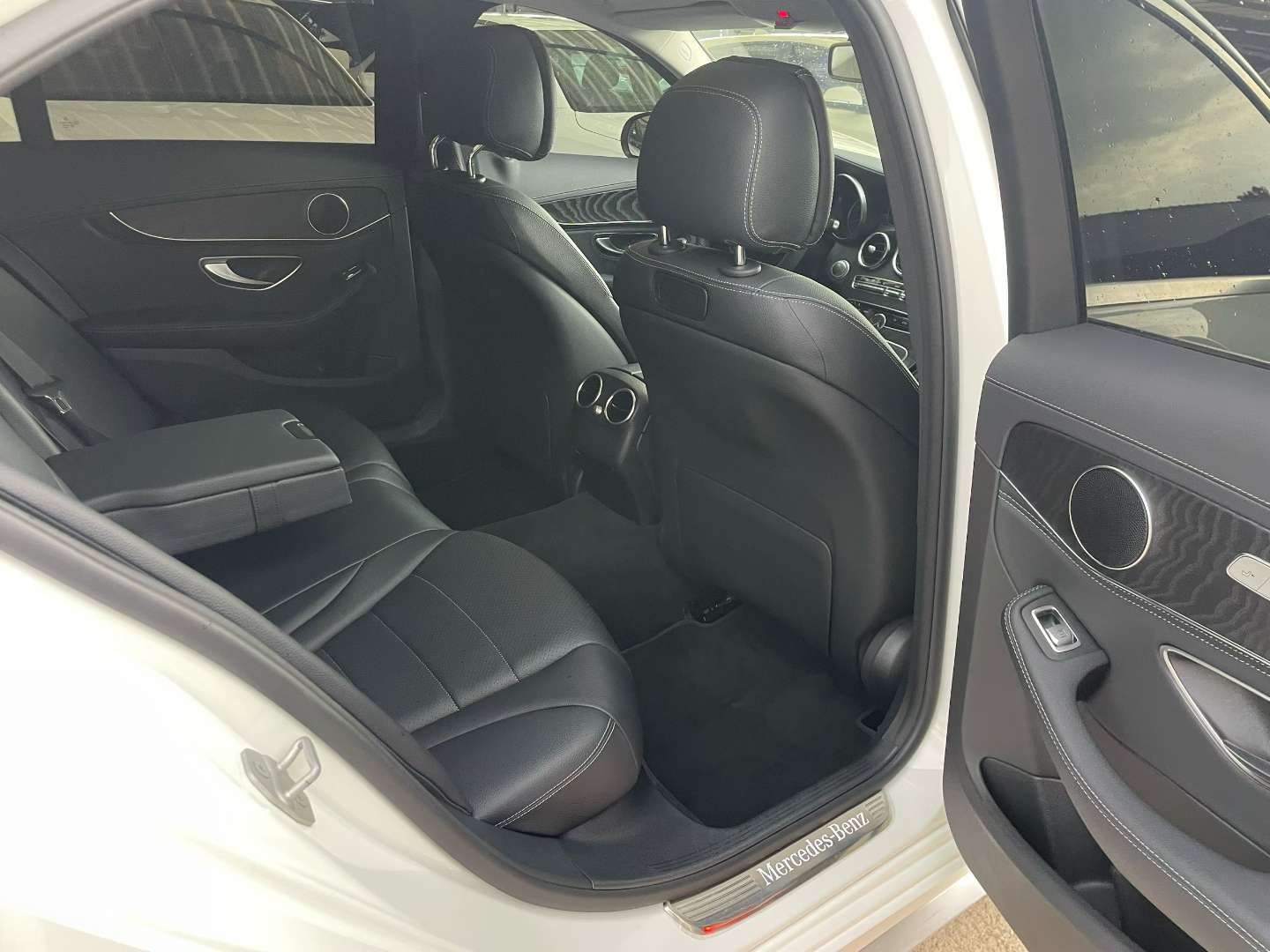 Mercedes-Benz C-Class 4