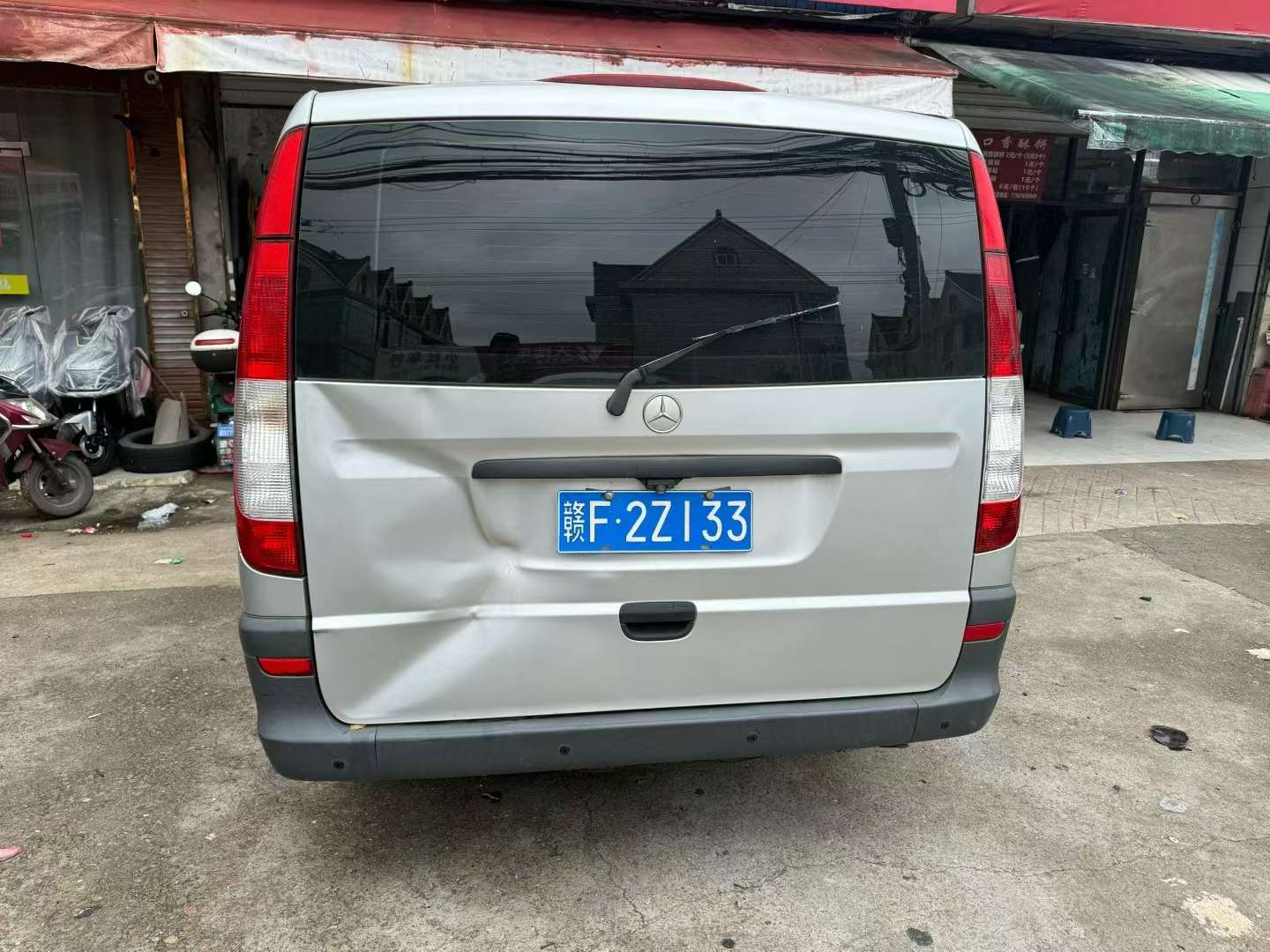 Mercedes-Benz Vito 2.5L Automatic 9-Seater 7