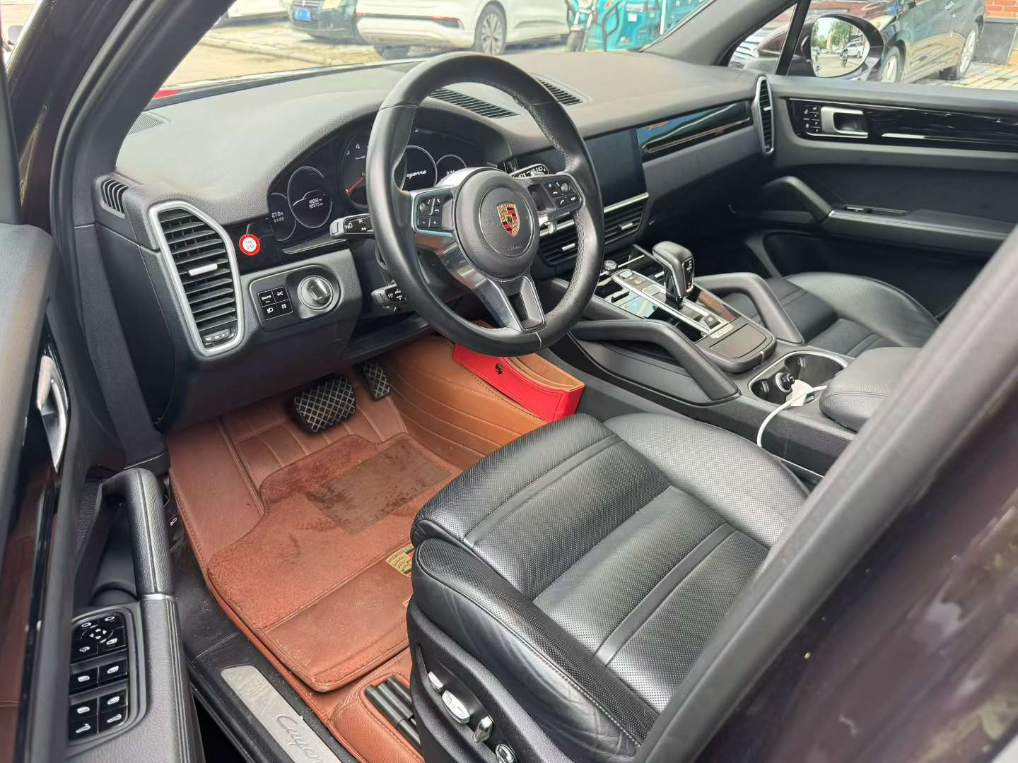 Porsche Cayenne 8
