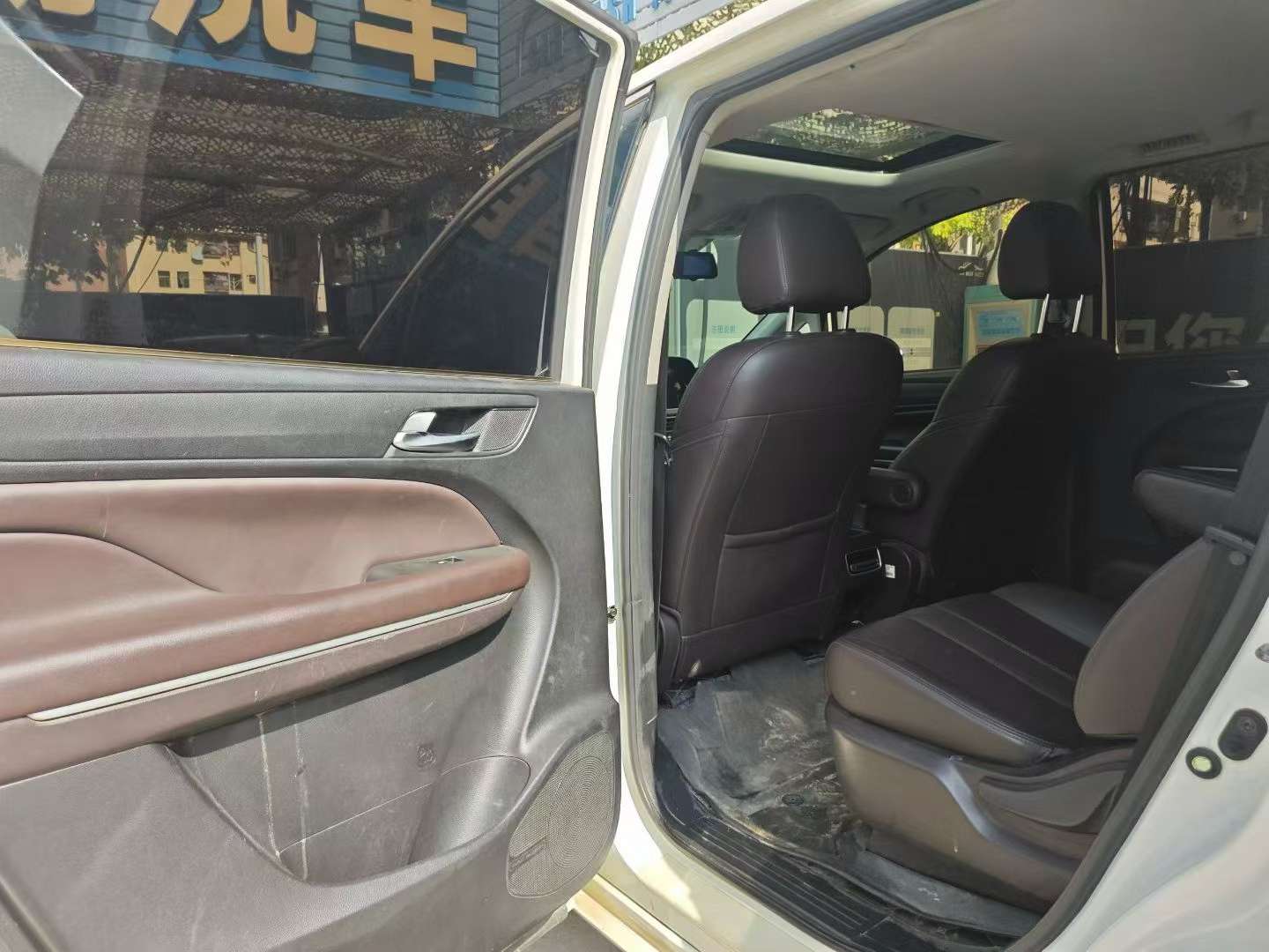 GAC Trumpchi M6 270T DCT Luxury Edition (7-Seater) 5
