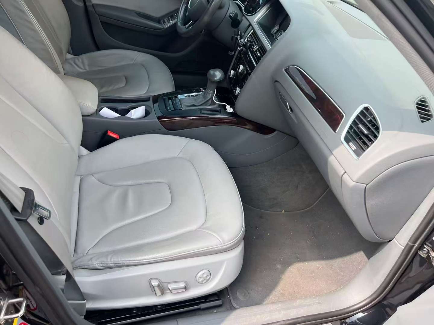 Audi A4L 2015 2.0TFSI 35TFSI Comfort 5
