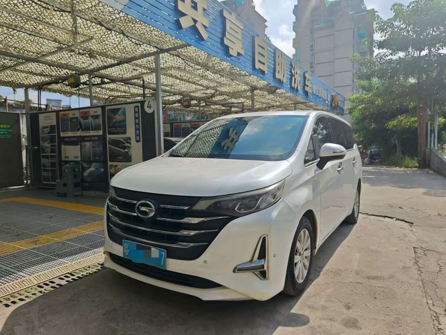 GAC Trumpchi M6 270T DCT Luxury Edition (7-Seater) 2