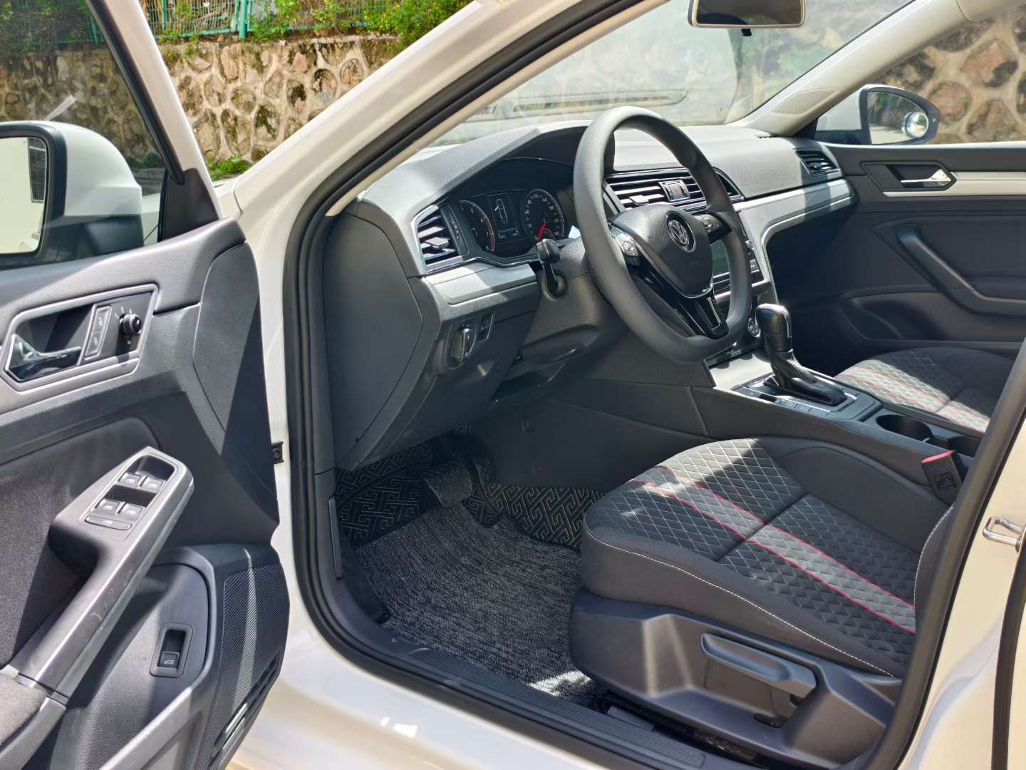 Volkswagen Lamando 2019 230TSI DSG Style Edition 3
