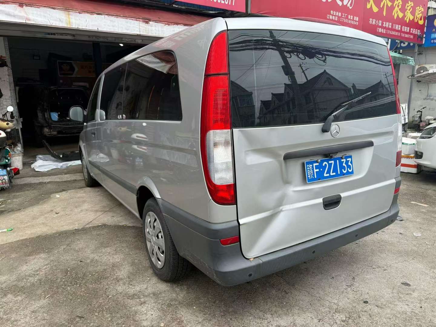 Mercedes-Benz Vito 2.5L Automatic 9-Seater 9