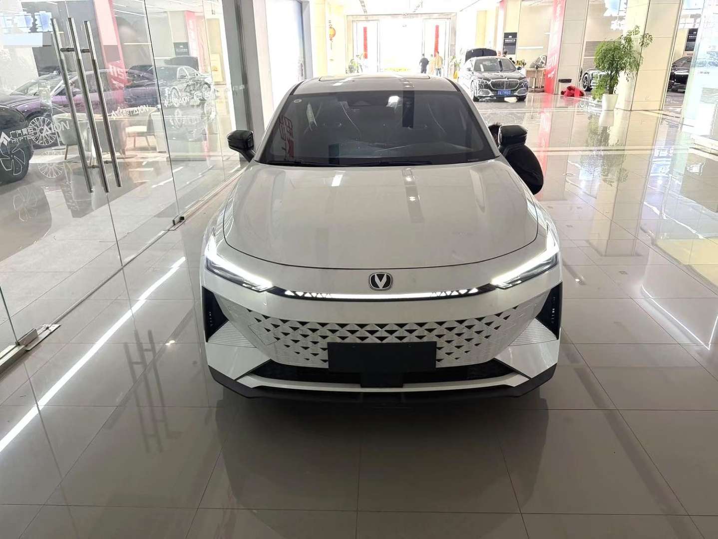 Changan UNI-V iDD 1.5 CVT BlueCore 136KM