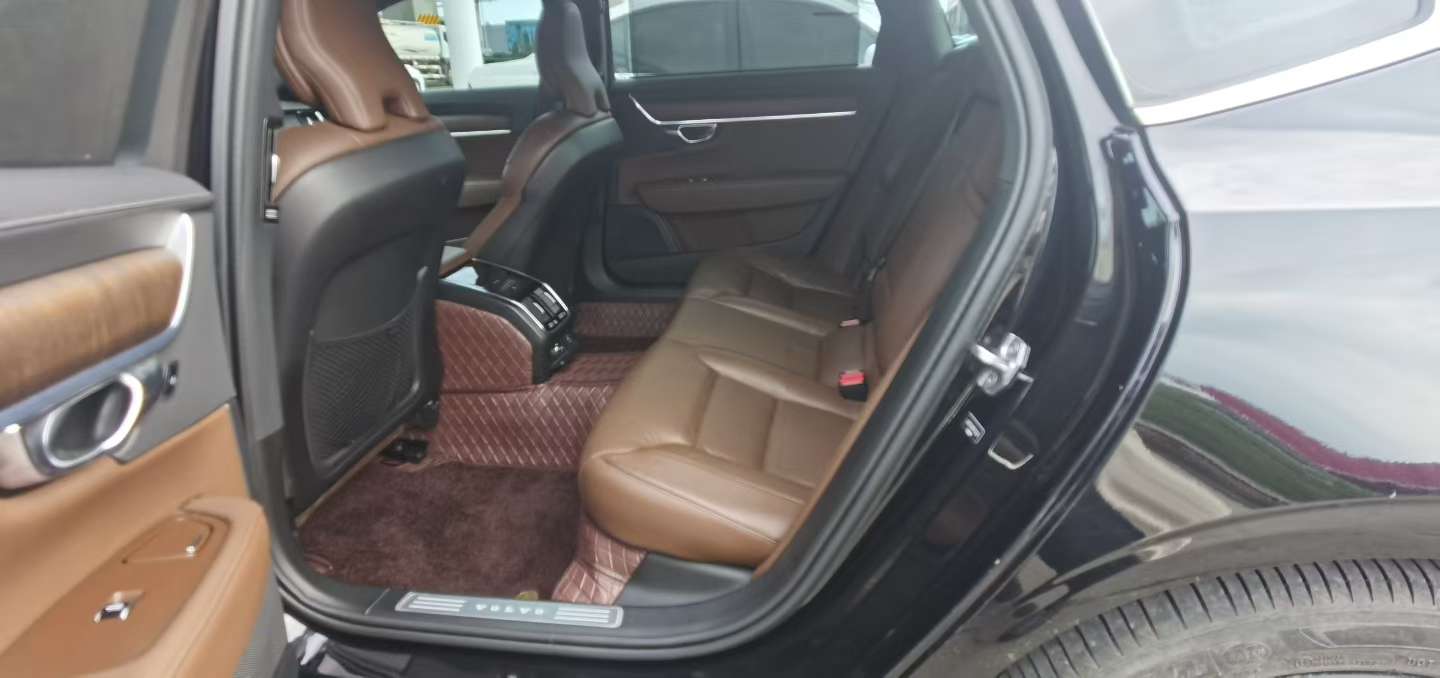 Volvo S90 3
