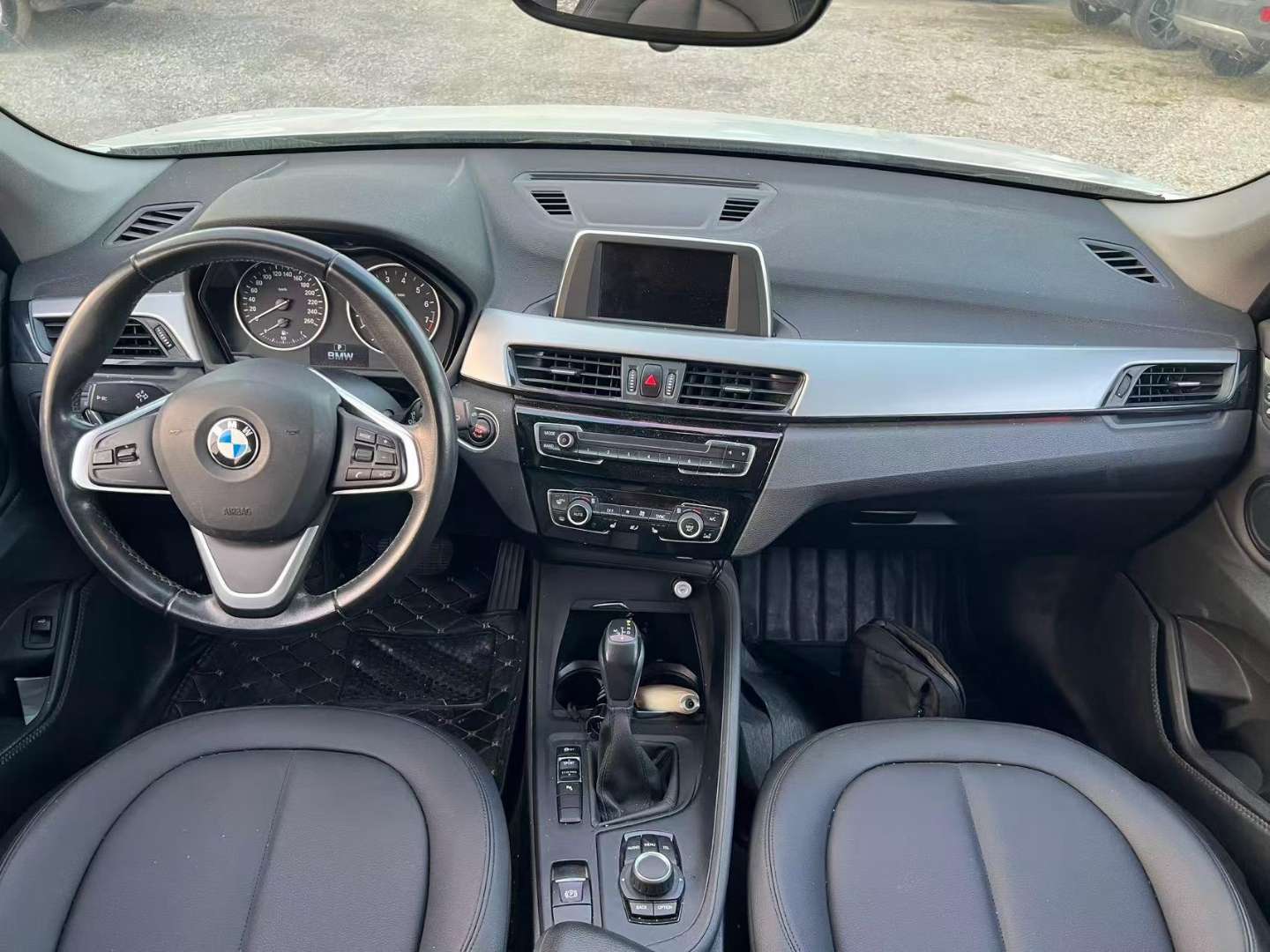 BMW X1 2016 1.5T Automatic Sunroof Premium Edition 5