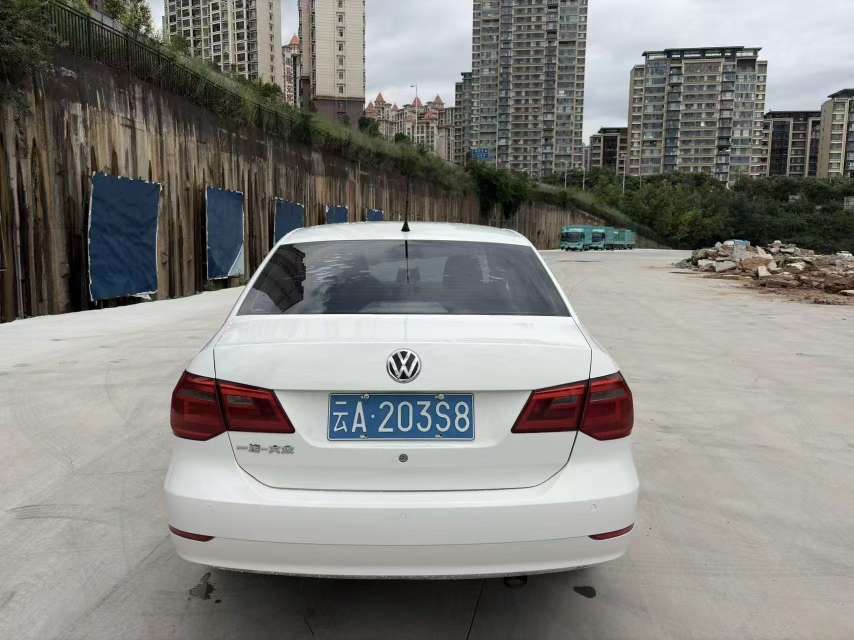 Volkswagen Jetta 2