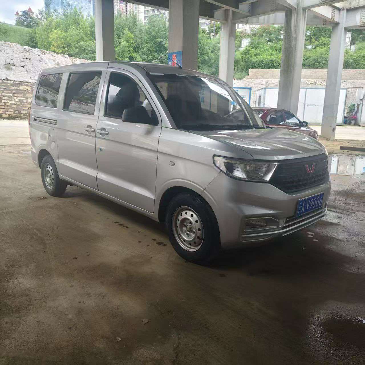 Wuling Hongguang V