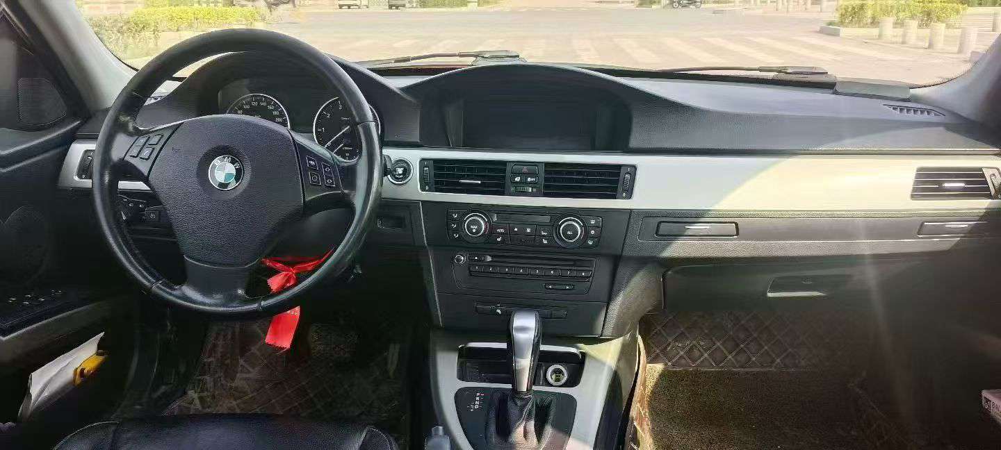 BMW 3 Series 2014 320 Luxury Edition 4