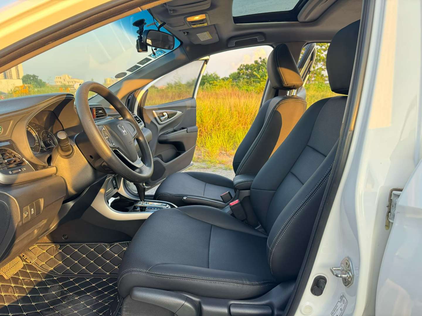 Honda Lingpai 2016 1.8L Automatic Sunroof 7
