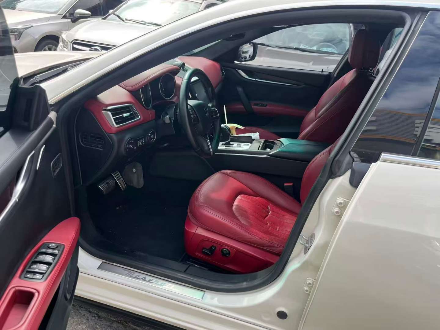 Maserati Ghibli 2014 3.0T Standard Edition 4