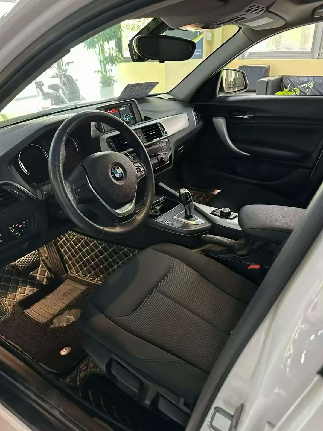BMW 1 Series 118i Leading Edition 7
