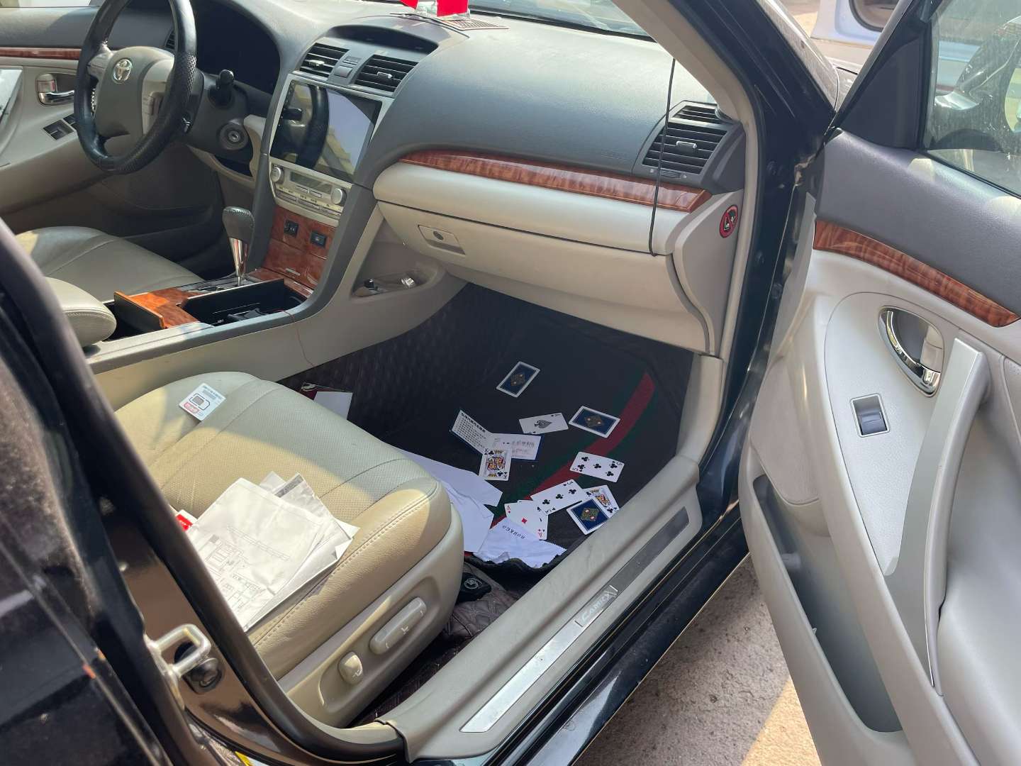 Toyota Camry 2.4G High Trim 5