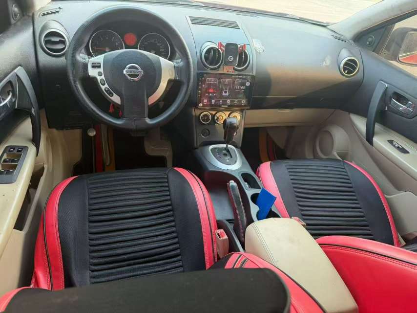 Nissan Qashqai 2011 Automatic with Sunroof 5