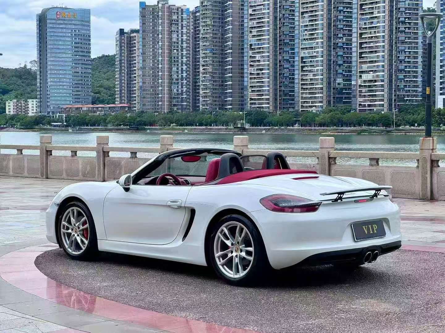 Porsche Boxster 2015 2.7L Platinum Edition 8