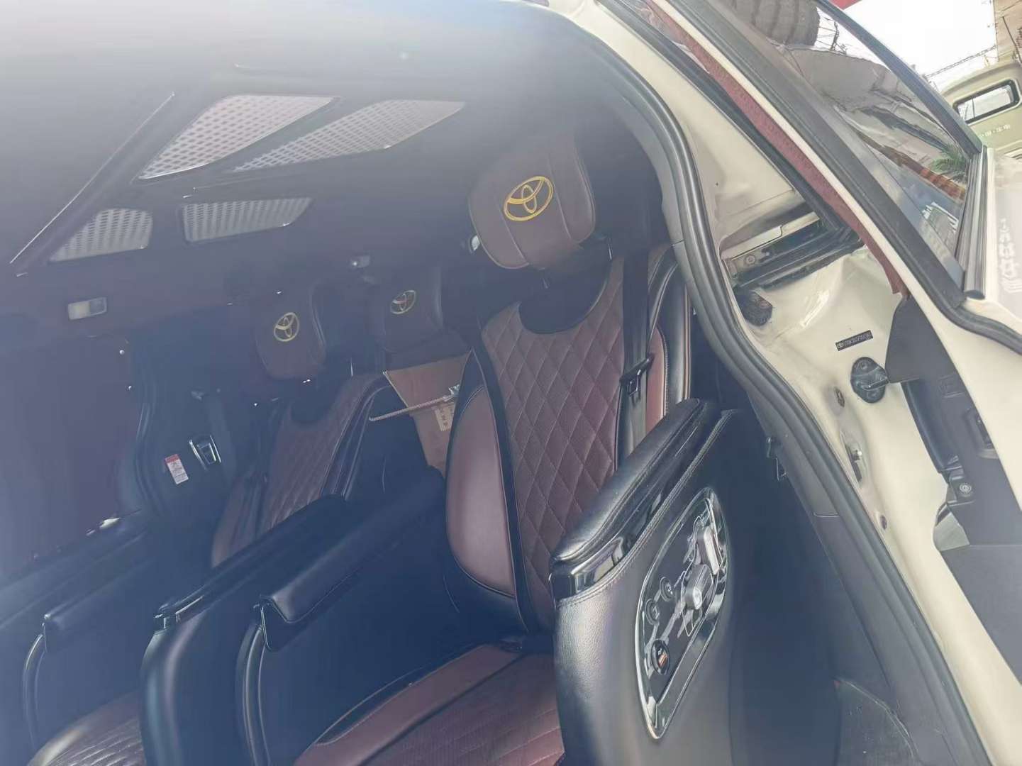 Toyota Sienna 8