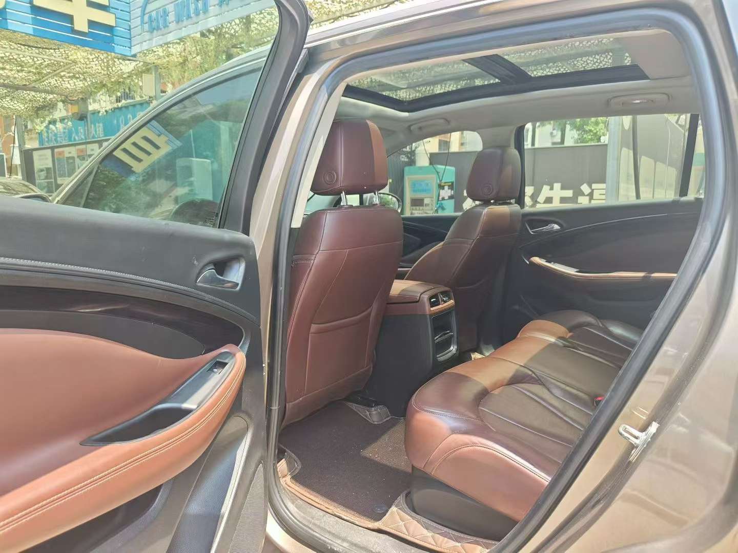 Buick Envision 20T FWD Luxury 5