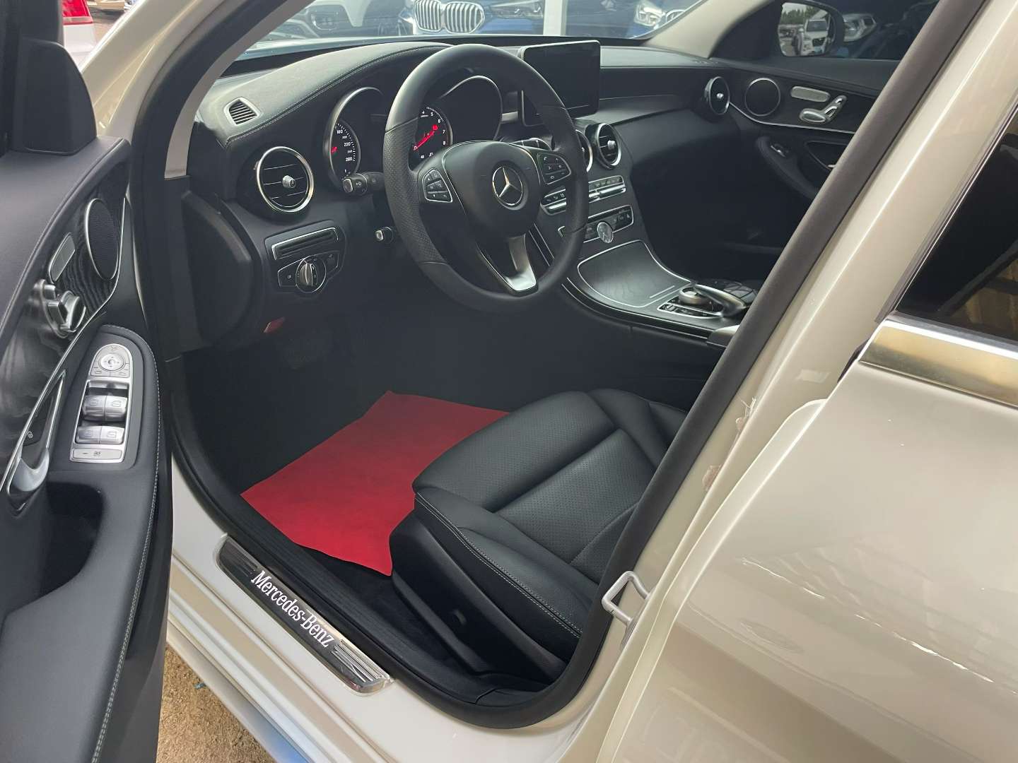 Mercedes-Benz C-Class 2