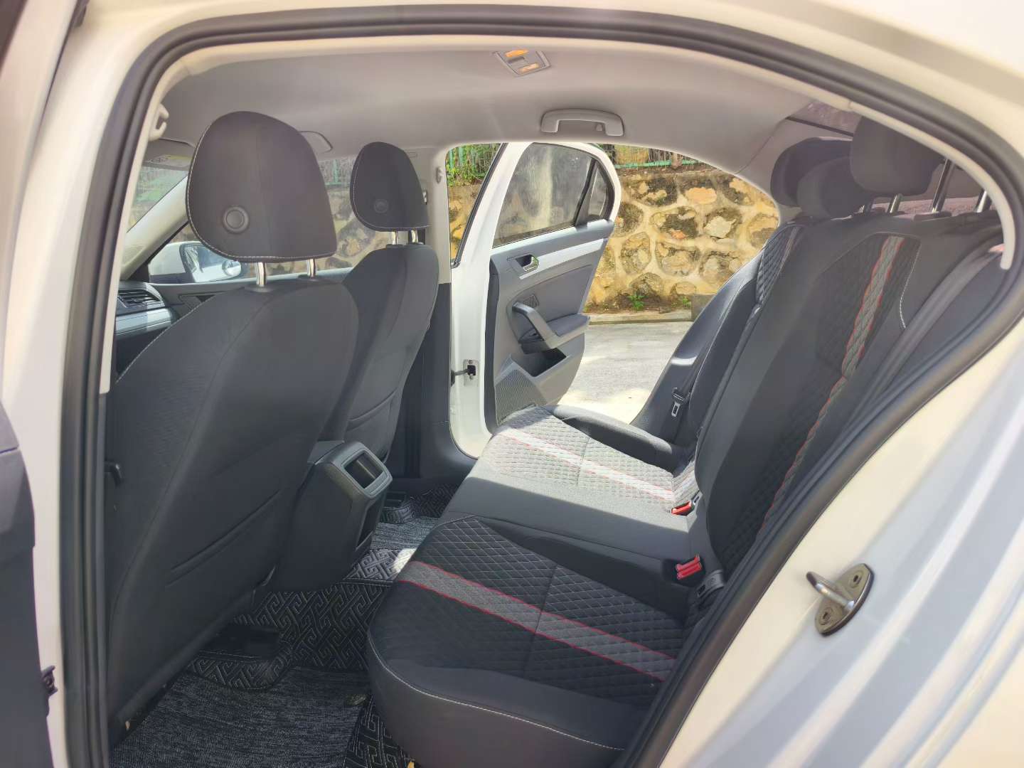 Volkswagen Lamando 2019 230TSI DSG Style Edition 6