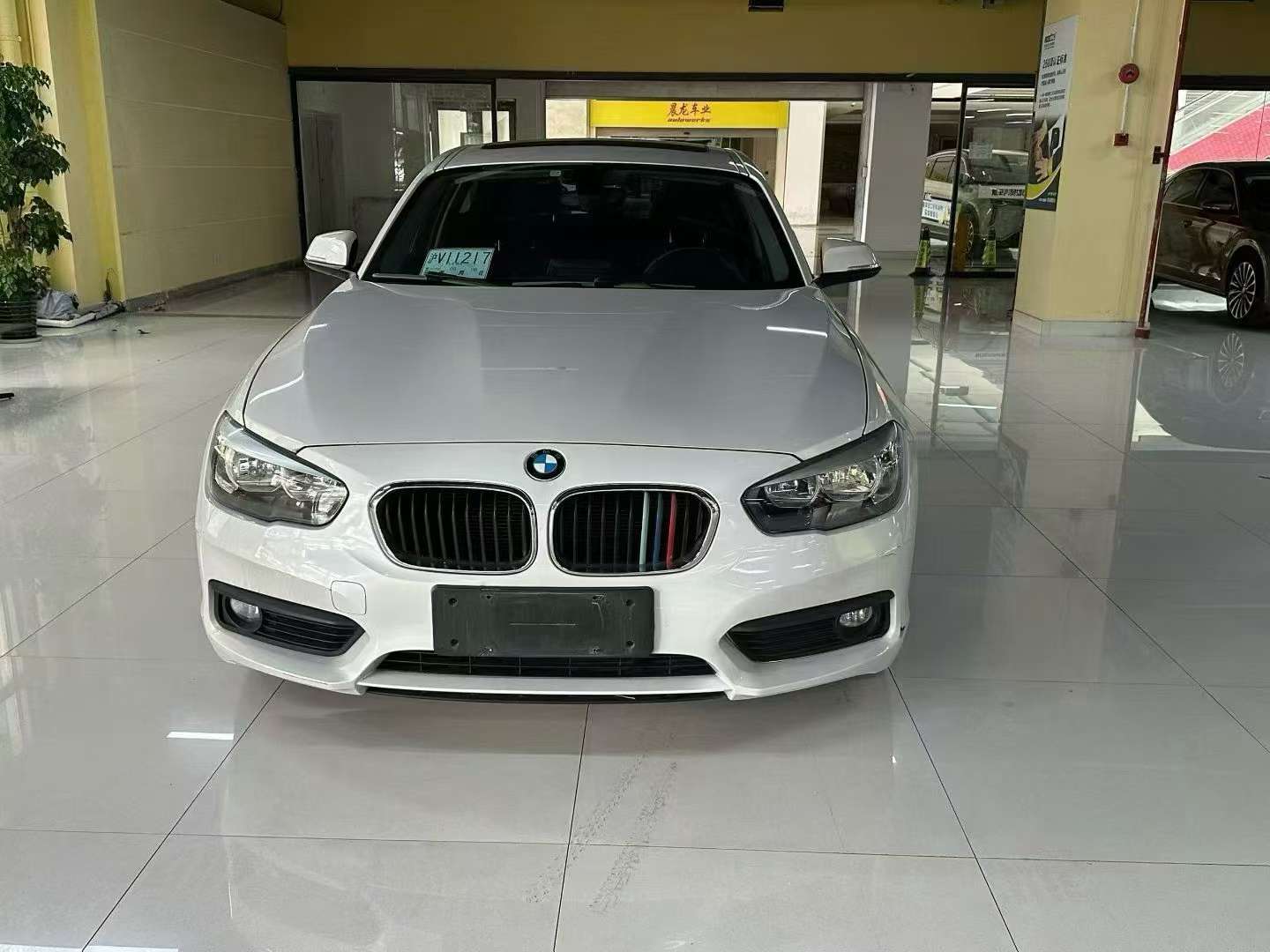 BMW 1 Series 118i Leading Edition 2