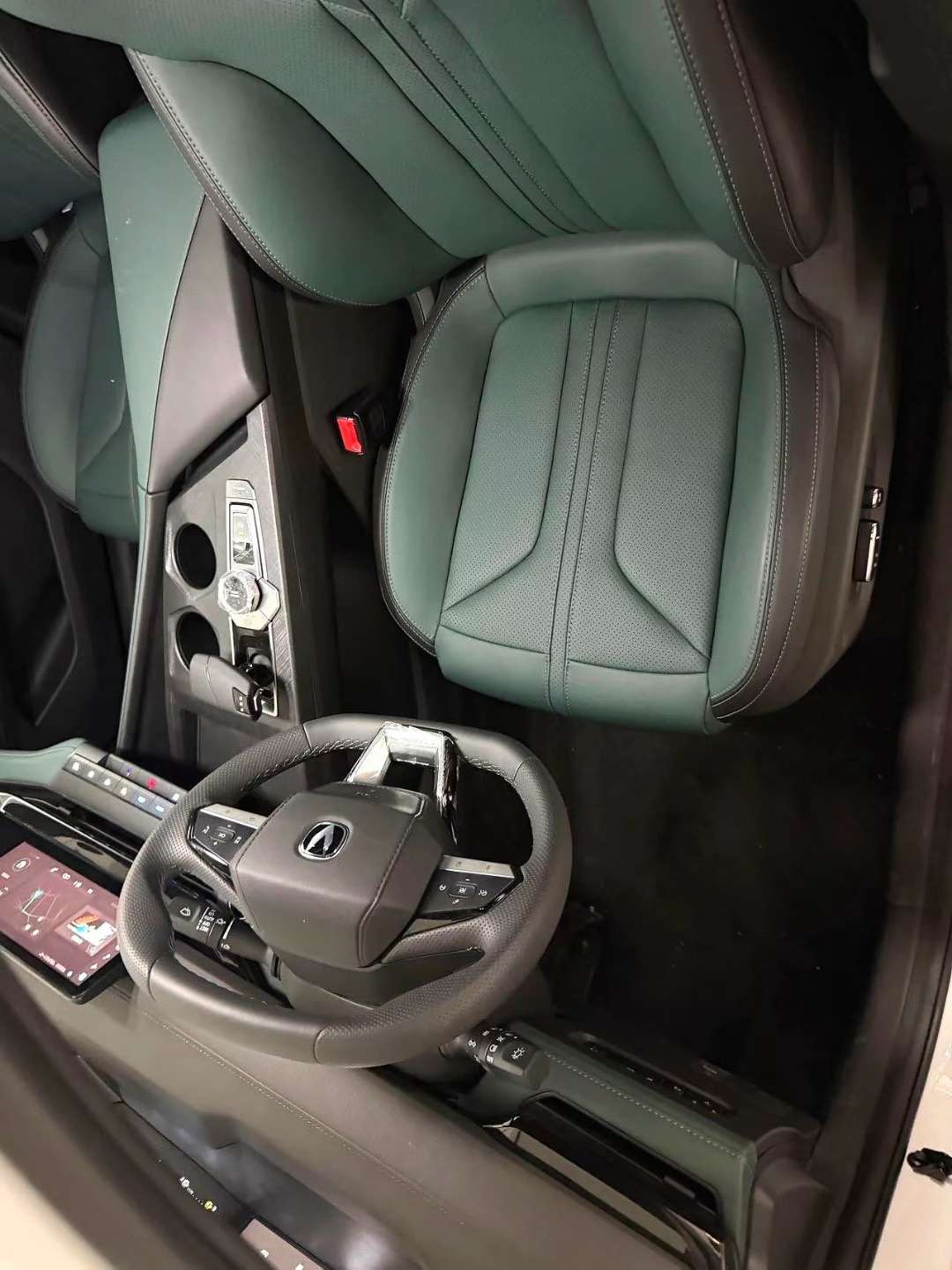 Changan UNI-V iDD 1.5 CVT BlueCore 136KM 6