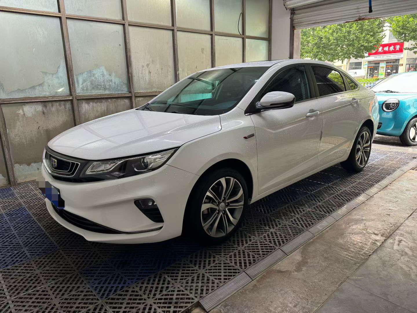 Geely Emgrand GL High Trim