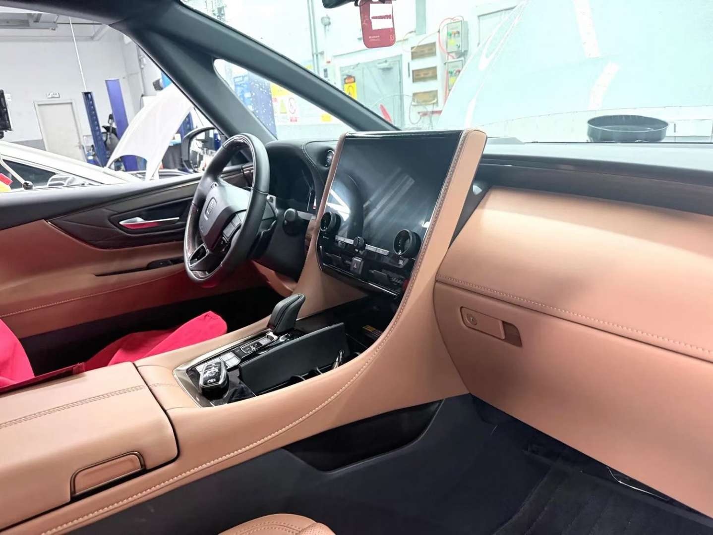 Toyota Vellfire 2024 2.5 CVT Supreme Edition 8