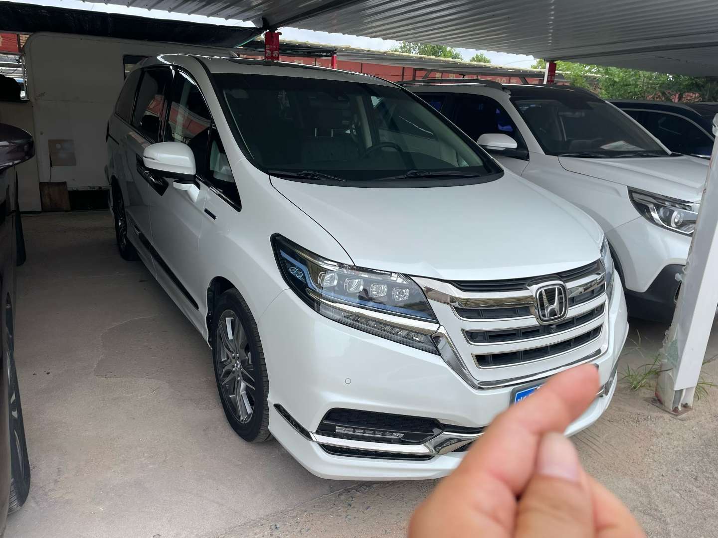 Honda Elysion Hybrid Supreme Top Trim