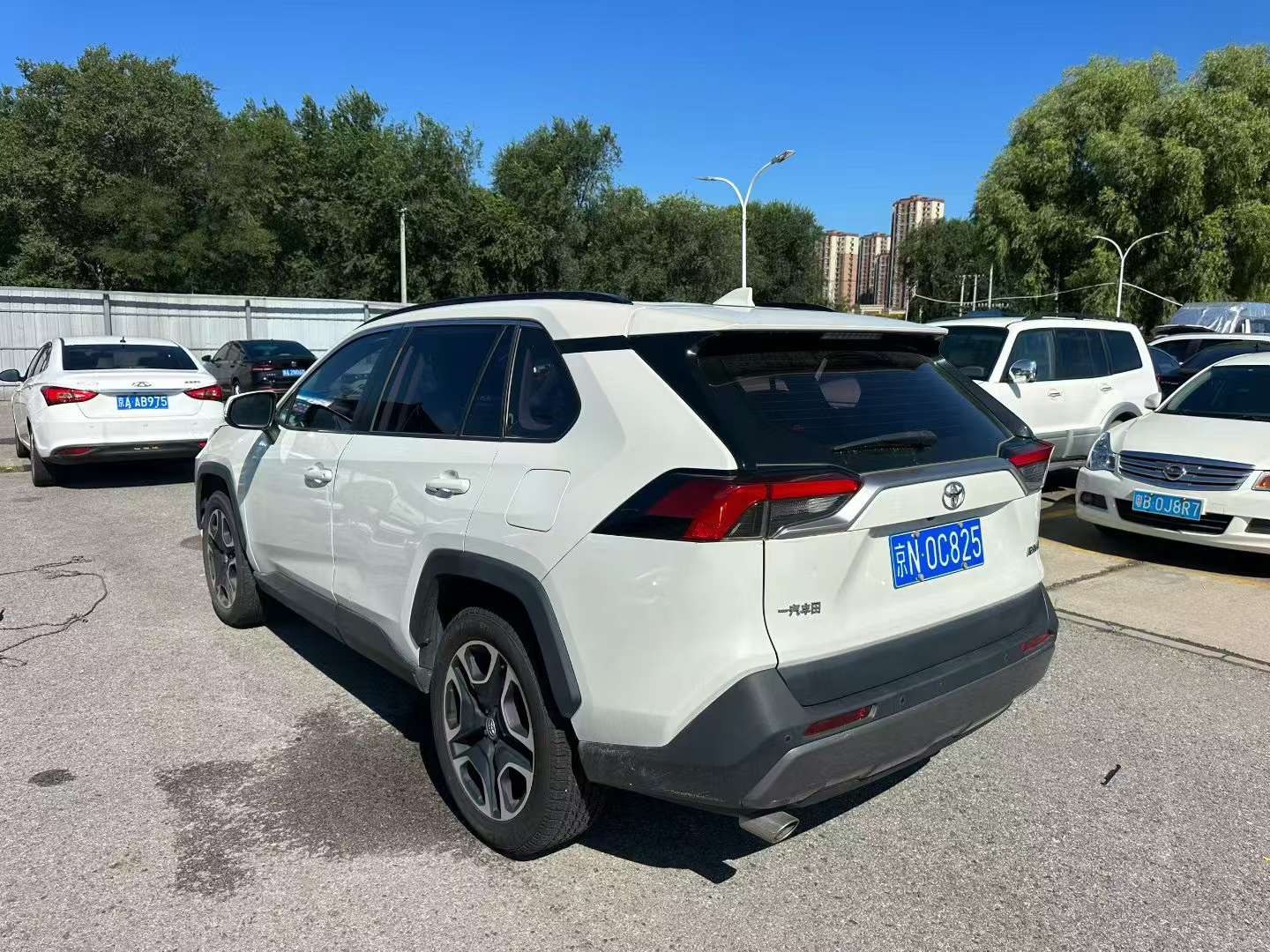 Toyota RAV4 2.0L Automatic Panoramic Sunroof 5